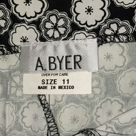 A. Byer Women's Floral Print Skirt - Picture 4 of 4